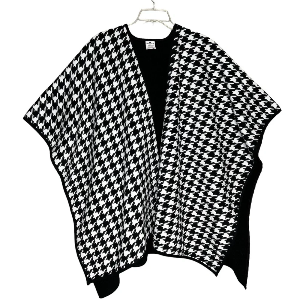 Woolrich Houndstooth Reversible Blanket Wrap